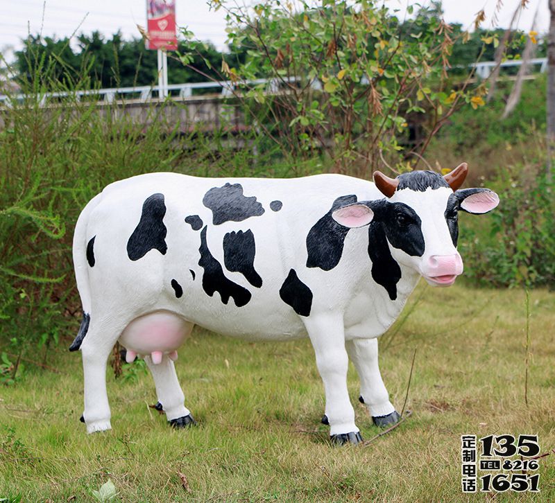 農場戶外草坪玻璃鋼仿真奶牛雕塑 農場戶外草坪玻璃鋼仿真奶牛雕塑