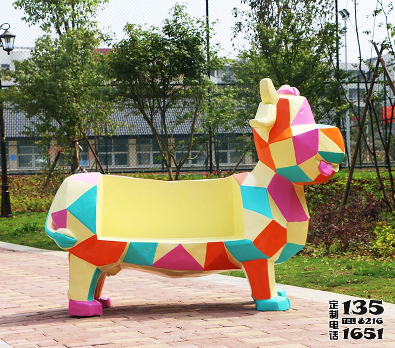 幾何塊面奶牛動物座椅擺件 玻璃鋼雕塑卡通抽象園林景區商場裝飾品 幾何塊面奶牛動物座椅擺件 玻璃鋼雕塑卡通抽象園林景區商場裝飾品