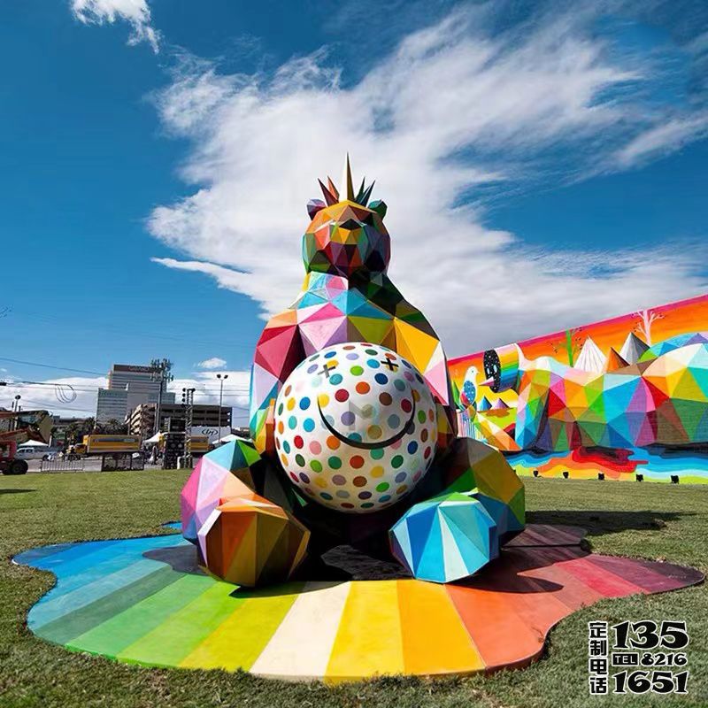 戶外廣場創(chuàng)意玻璃鋼彩繪卡通幾何熊雕塑 戶外廣場創(chuàng)意玻璃鋼彩繪卡通幾何熊雕塑