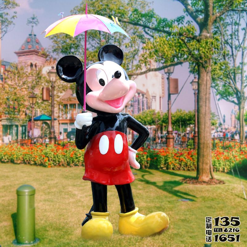 迪士尼戶(hù)外草坪玻璃鋼卡通米老鼠雕塑