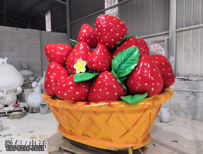 草莓果籃玻璃鋼景觀雕塑 草莓果籃玻璃鋼景觀雕塑